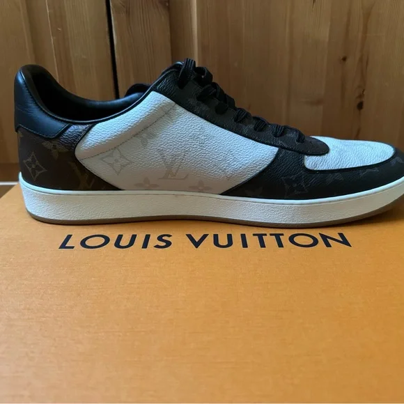 LOUIS VUITTON MEN’S RIVOLI SNEAKER. SIZE US 12 N / LV 11 N. ITEM# 1A8WGD - Picture 5 of 6